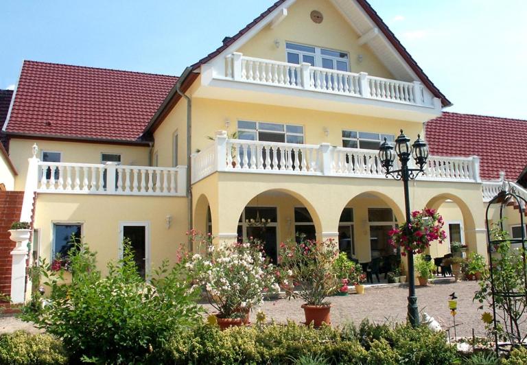 Haus Toskana - Bed and Breakfast