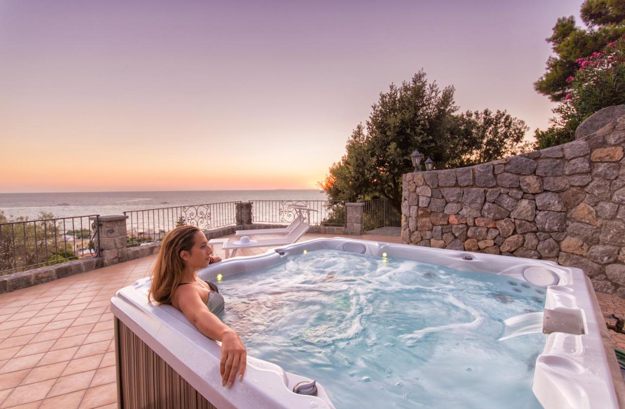 Villa with Sea View and Hot Tub
