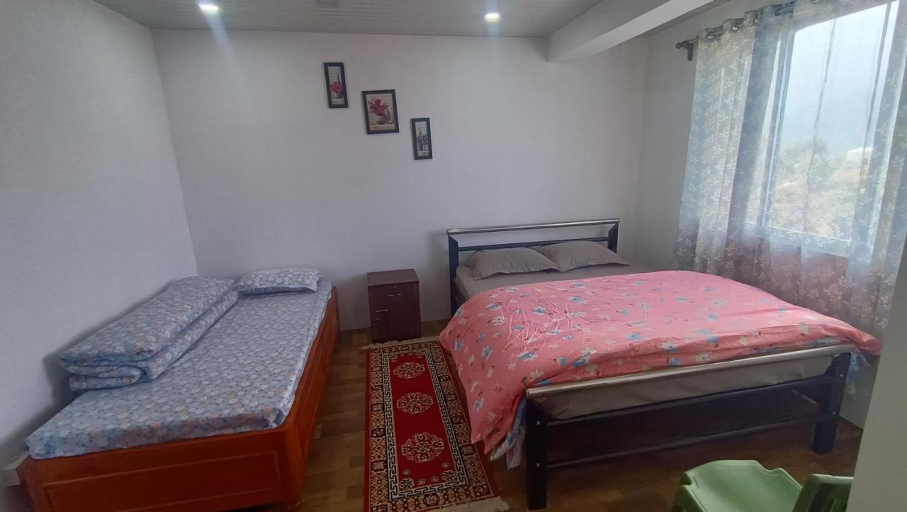 Deluxe Room (2 Adults + 1 Child)