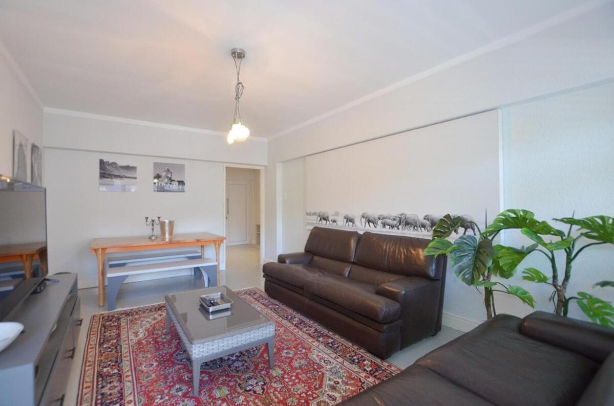 108 Winston Place, GreenPoint, Cape Town - Bed and Breakfast Kaapstad