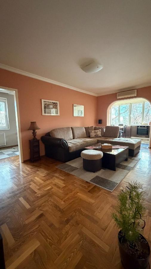 Lili Apartment - B&B Skopje