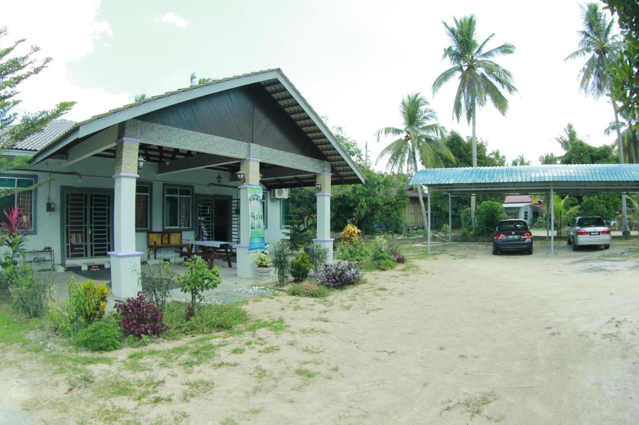Twin Castle Homestay Kuala Pilah - B&B