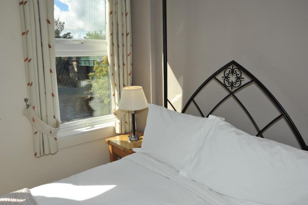 Doppelzimmer mit Gartenblick