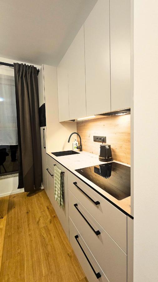TeddBear Apt - Stylish Studio with a Cozy Soul - B&B Brno
