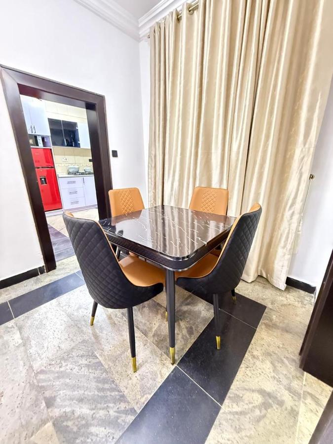 Stylish Luxe 2 Bedroom APT 2 - Maitama with Netflix, 247 Power & Wifi - B&B Abuja