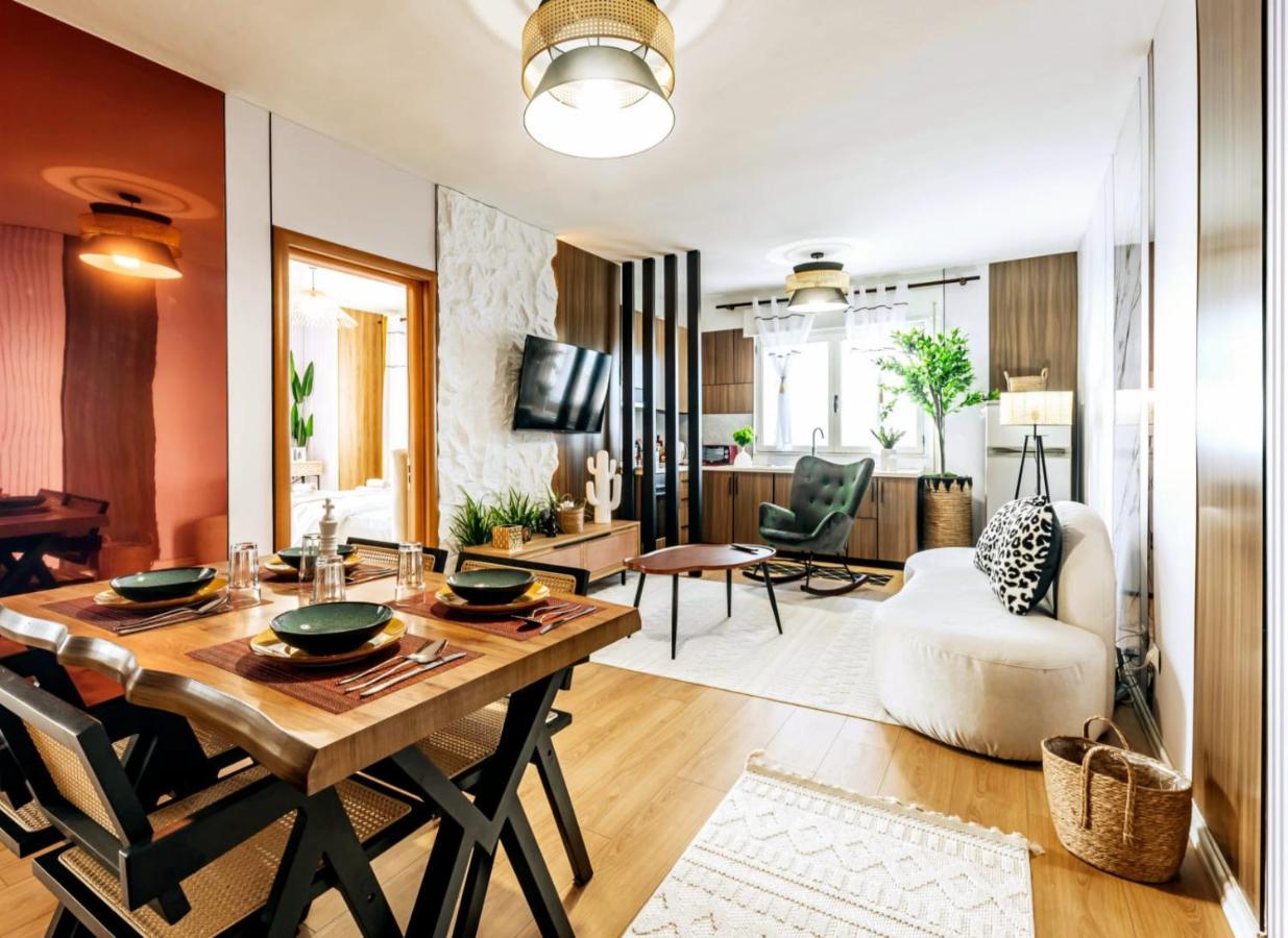 Two-Bedroom Apartment with Terrace and Sea View