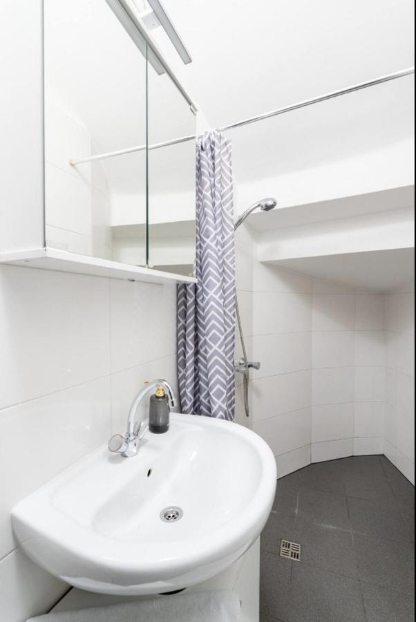 Central Stone Stylish Apartment - Ferienwohnung Wien
