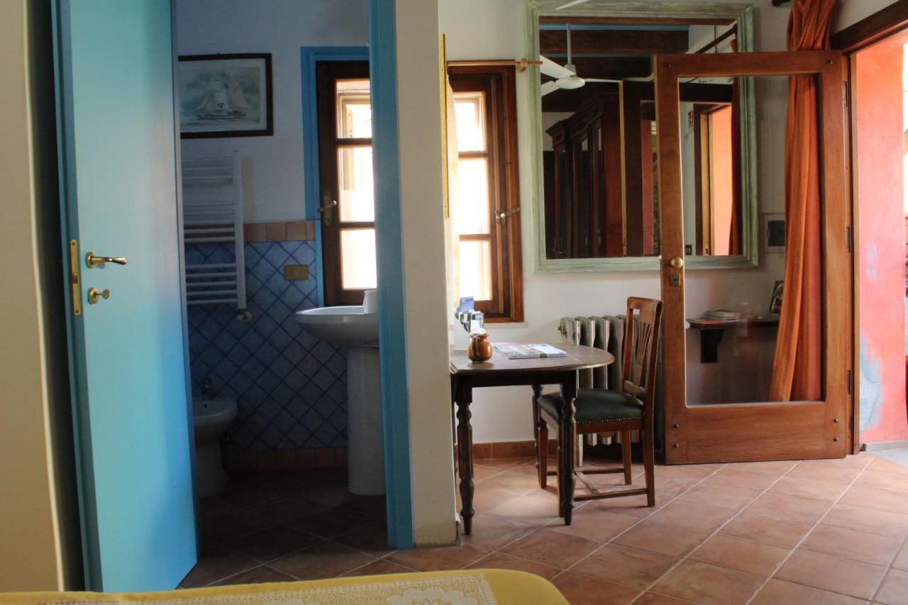 Double or Twin Room with Private Bathroom