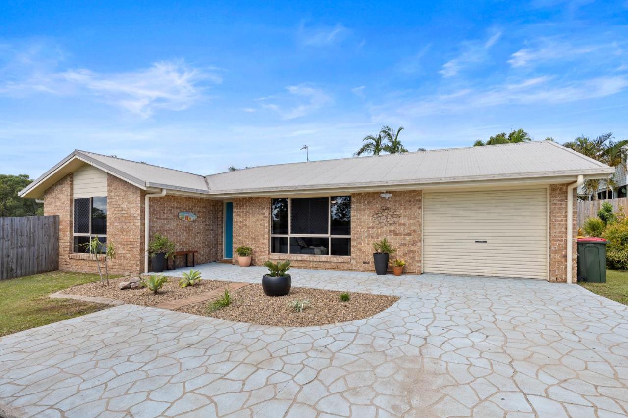 Family-Friendly 3 Bedroom Home in Hervey Bay - Chambres d’hôtes Pialba