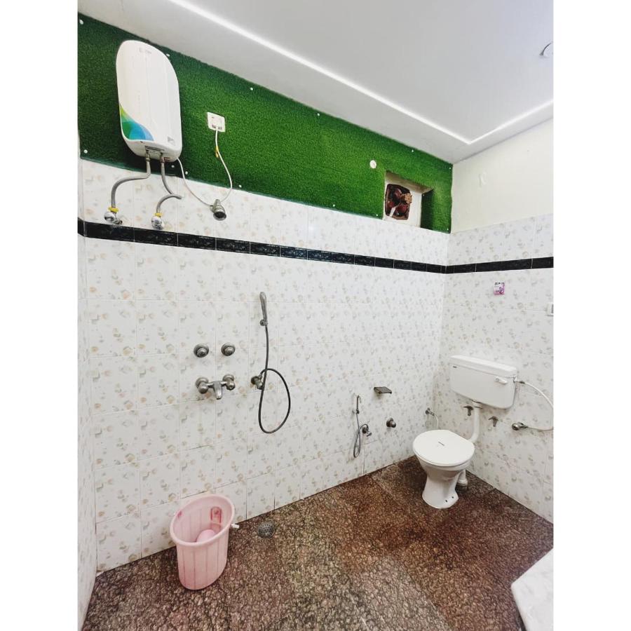 Serene Stays at Varanasi - 5BHK Luxury Villa - B&B Varanasi