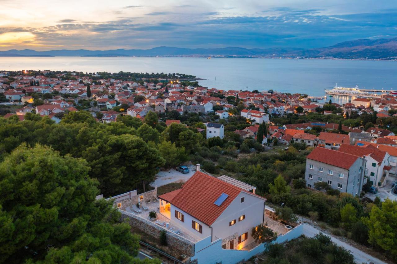 Villa Aries - Bed and Breakfast Supetar