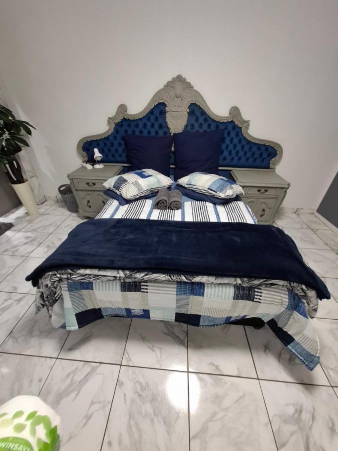 Villa Caramia Guest Lodge - B&B Jan Kempdorp