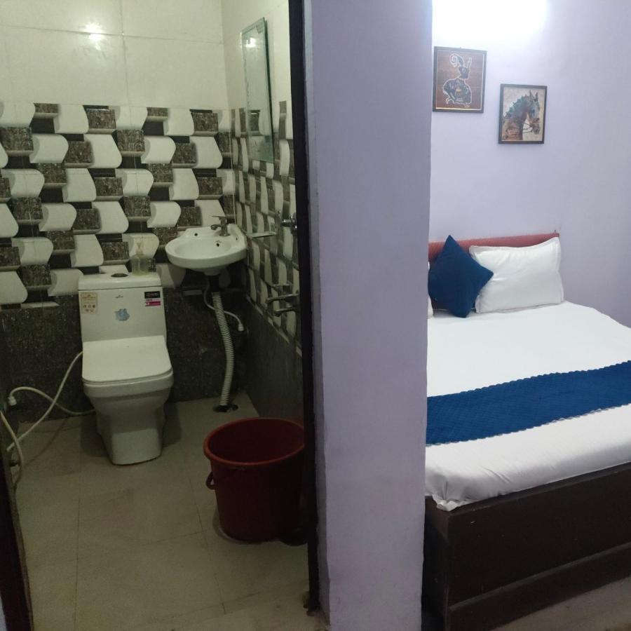 Roshan Taj Homestay & Guest House Hostel - B&B Agra