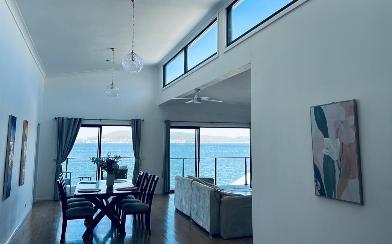 Peaceful Waterfront Retreat with Private Jetty Near Train - B&B Koolewong