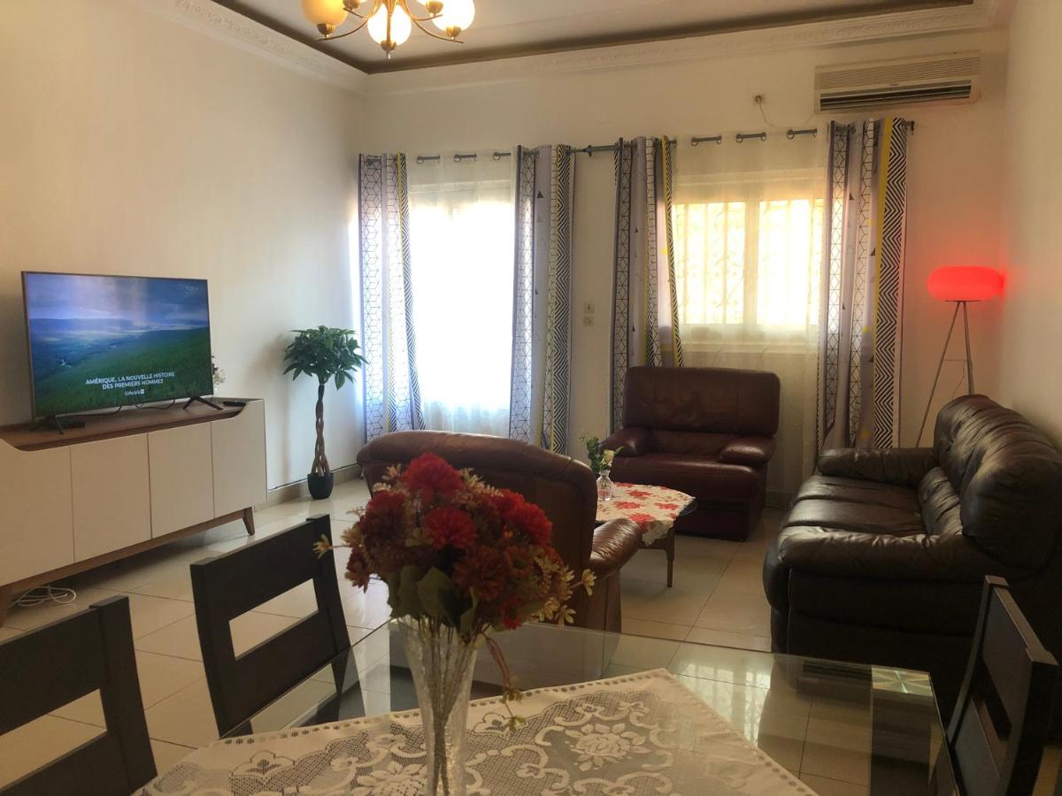 Grand Appart ESSOS camp sonel - B&B Yaoundé
