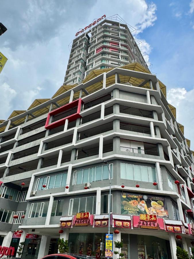 The Octagon Ipoh Premium Suites - Pool, Games, Food for 6 PAX - B&B Ipoh