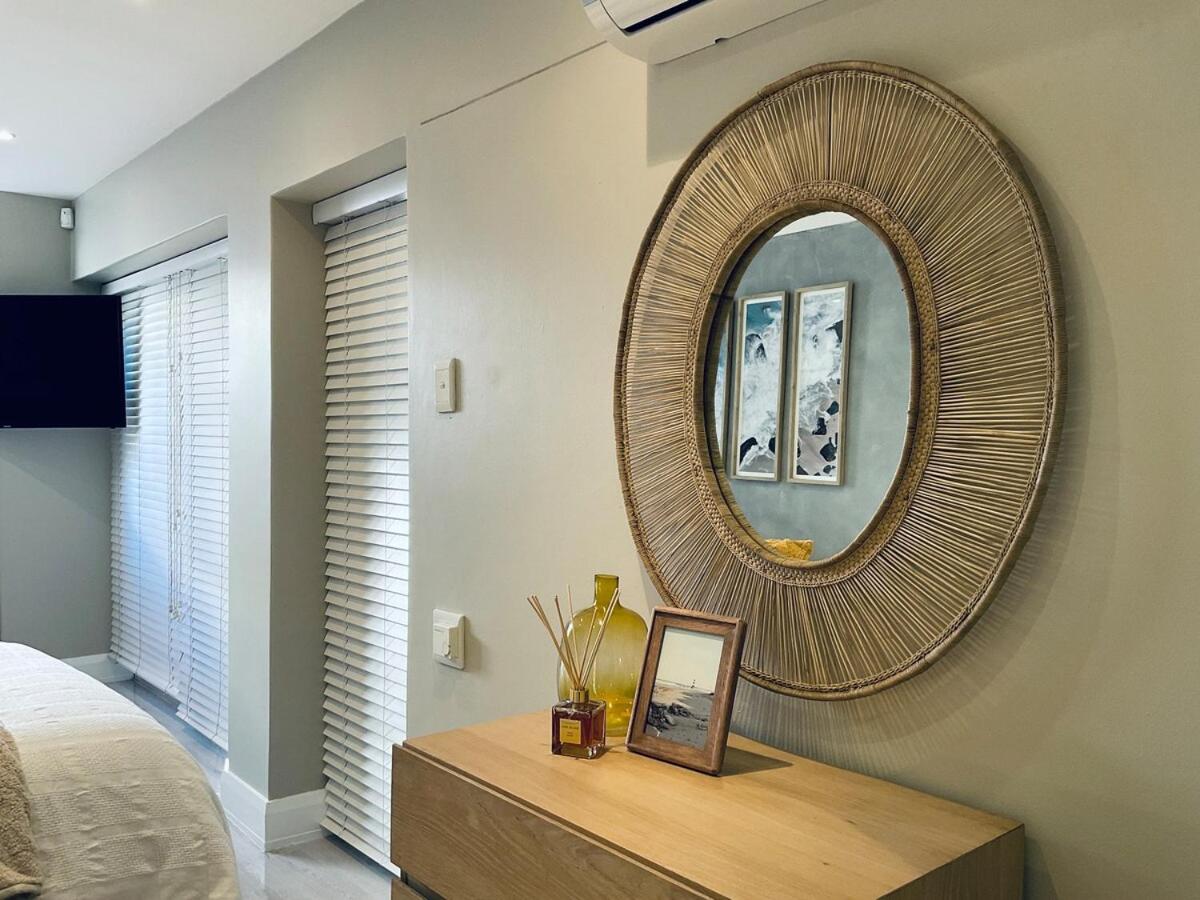 Luxurious beach penthouse in the heart of Humewood - B&B Port Elizabeth