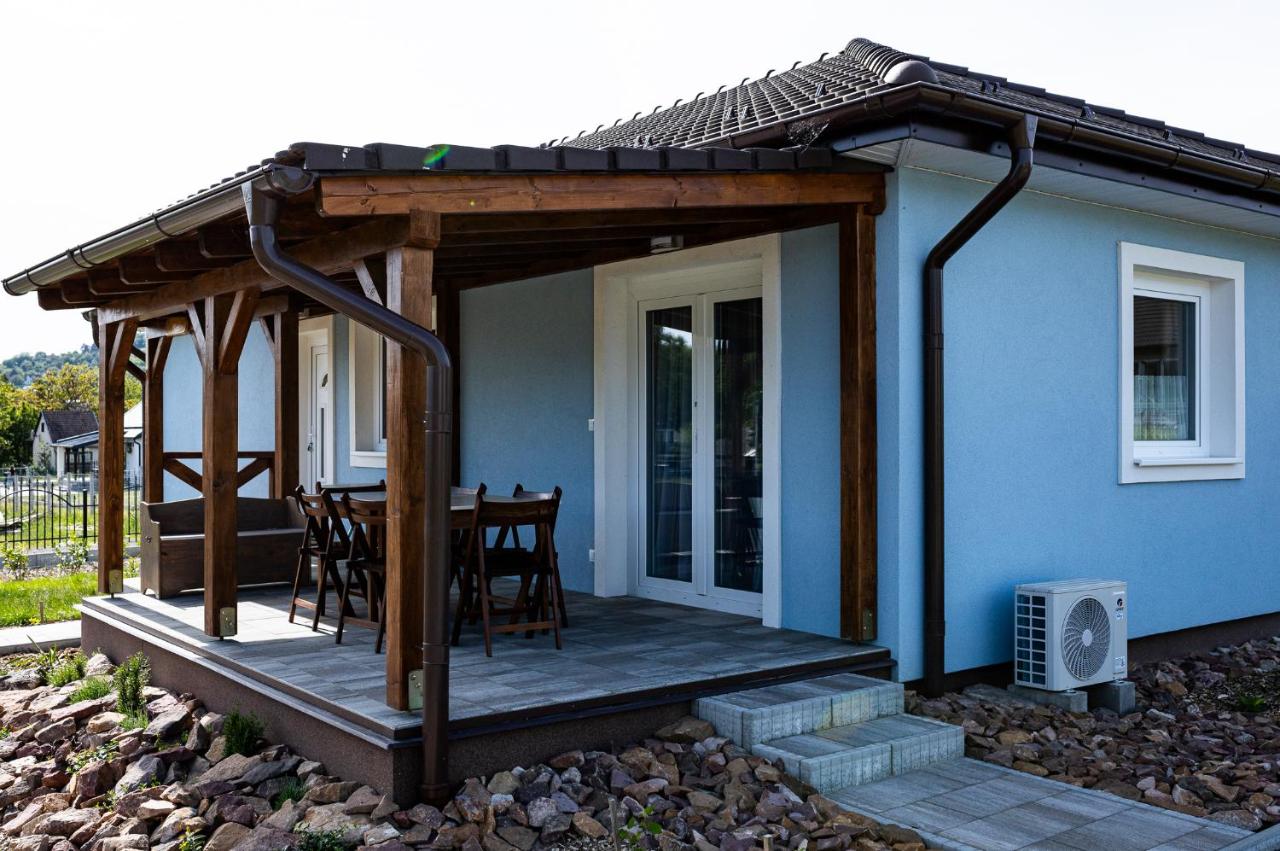 Izabella Vendégház - B&B Balatonrendes