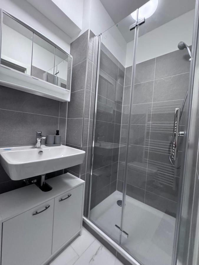 Brand-New Renovated Studio Apartment - B&B Essen