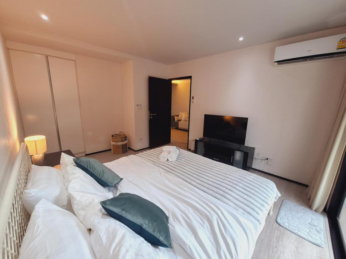 The title Aparthotel by Perfect Rawai Holiday Homes - Ferienwohnung Ban Raboet Kham