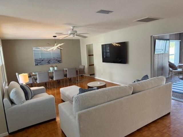 Cool ranch home with heated pool near beach - B&B Nokomis
