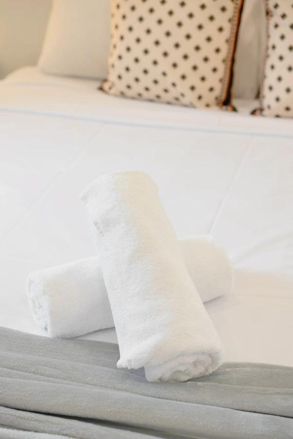 Modern Marrickville Studio 10 Min Walk to Train - Chambres d'hôtes Sydney