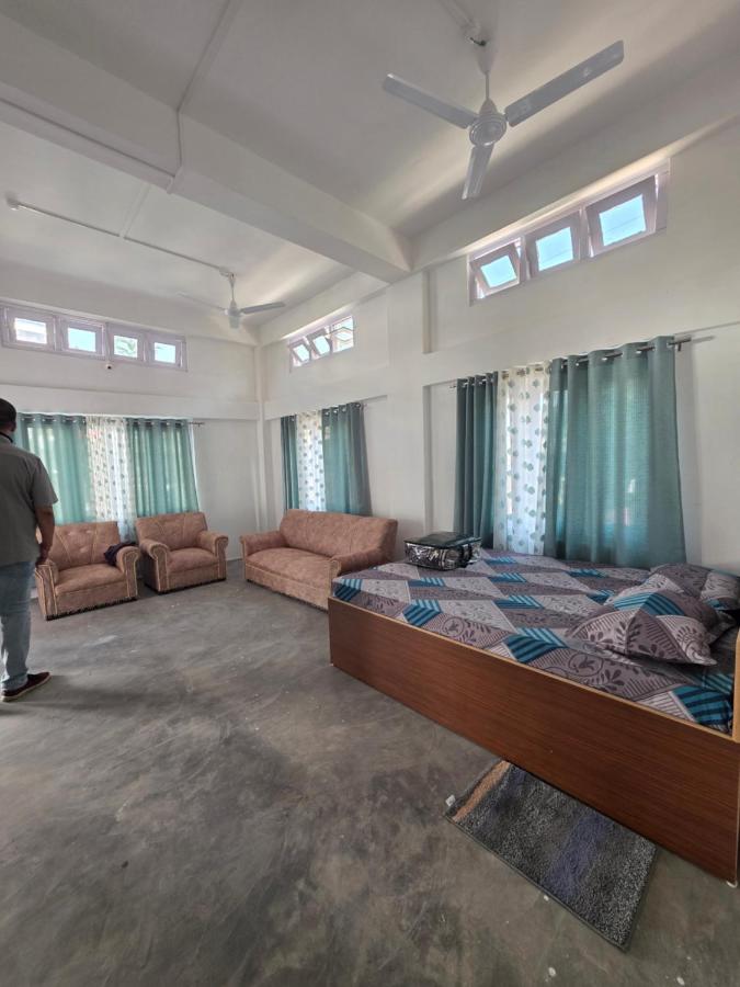 The White House By Bhaskar Homestay - B&B Dibrugarh