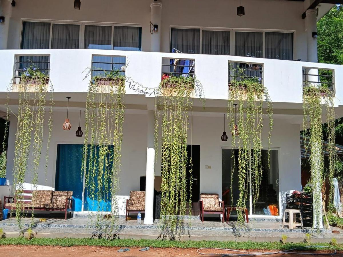 Fairline Gardens Hiriketiya - B&B Dikwella