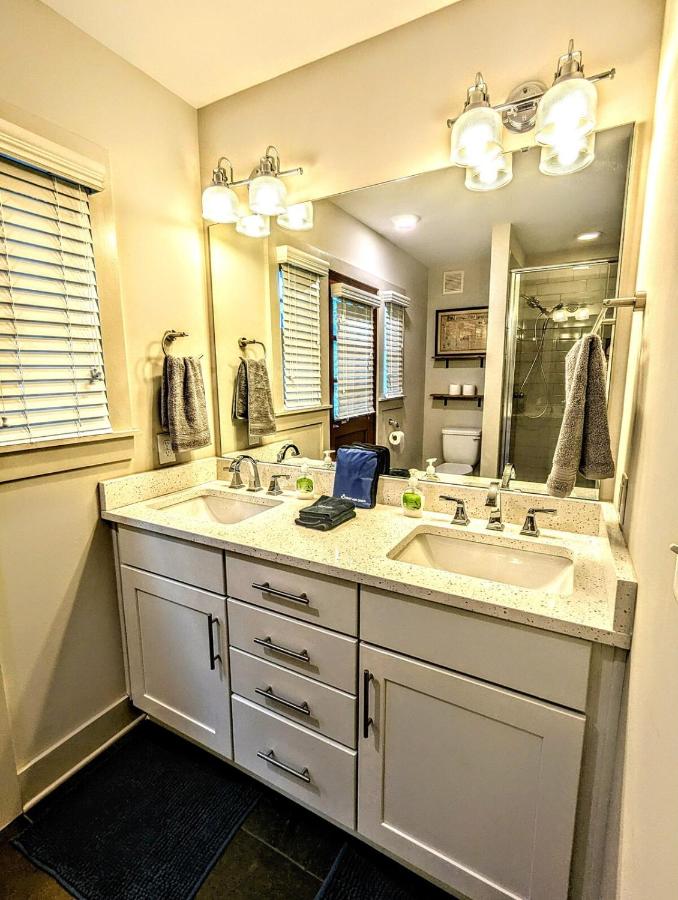 Walk to Uptown, BofA Stadium, beautiful neighborhood - Chambres d'hôtes Charlotte