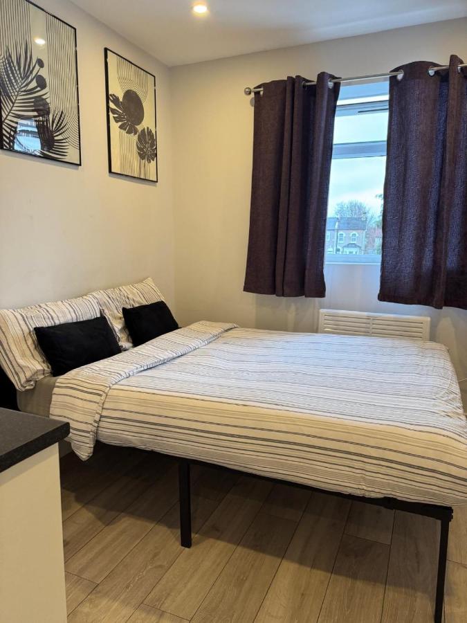 Brigstock 4 - B&B Thornton Heath