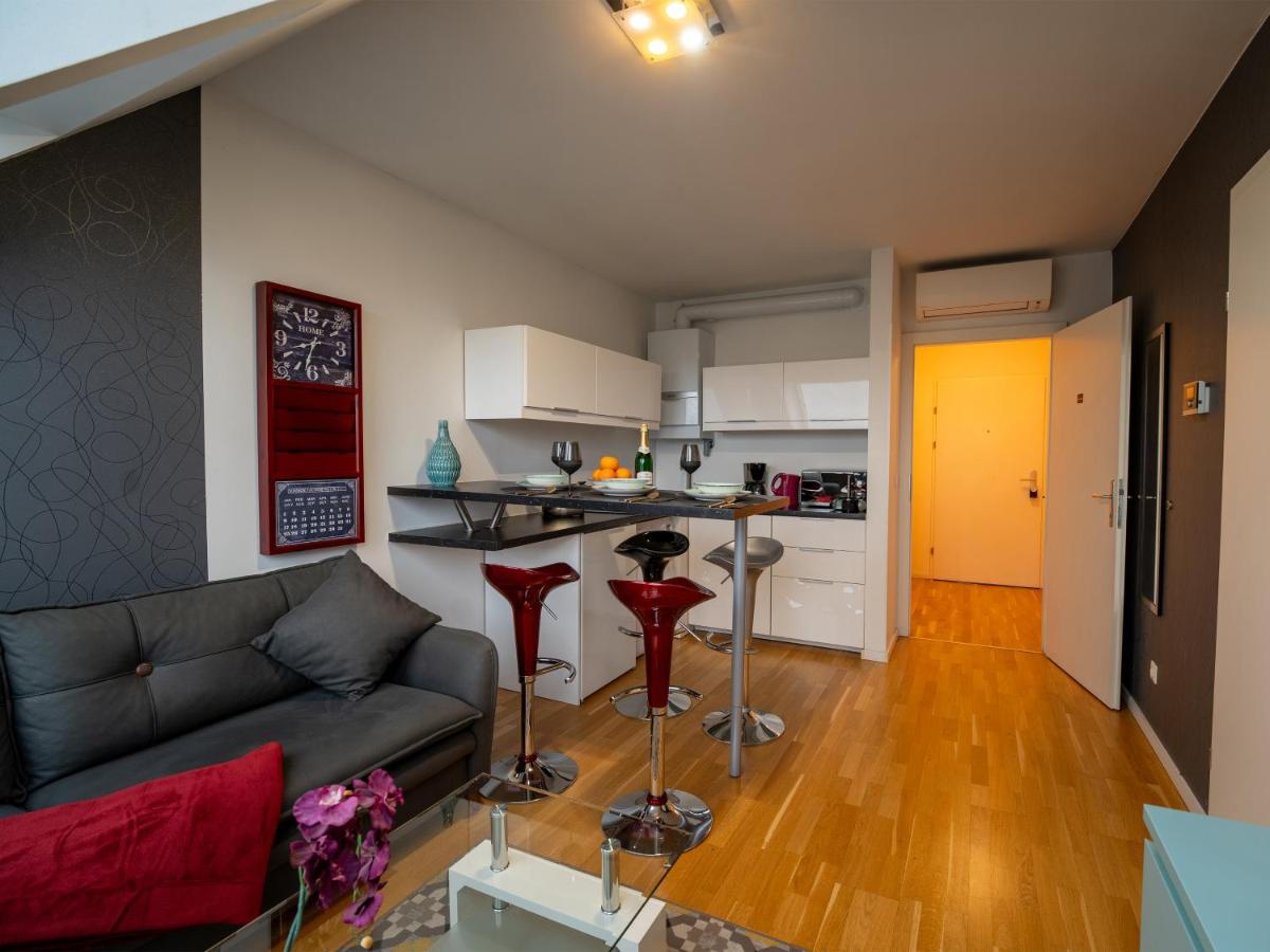 Modern Attic Apartment with Air conditioning near City Center - Chambres d'hôtes Vienne