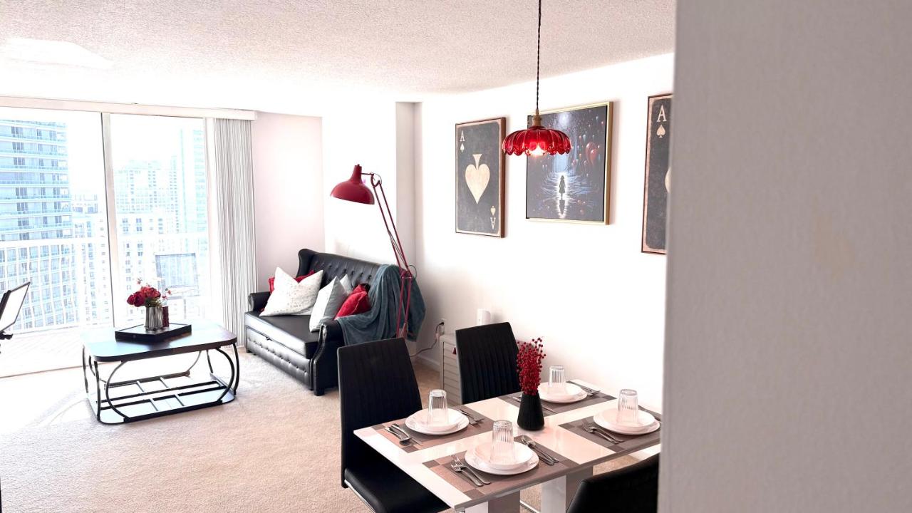 Skyline Dreams | Elegant Condo with Bay Views - B&B Miami