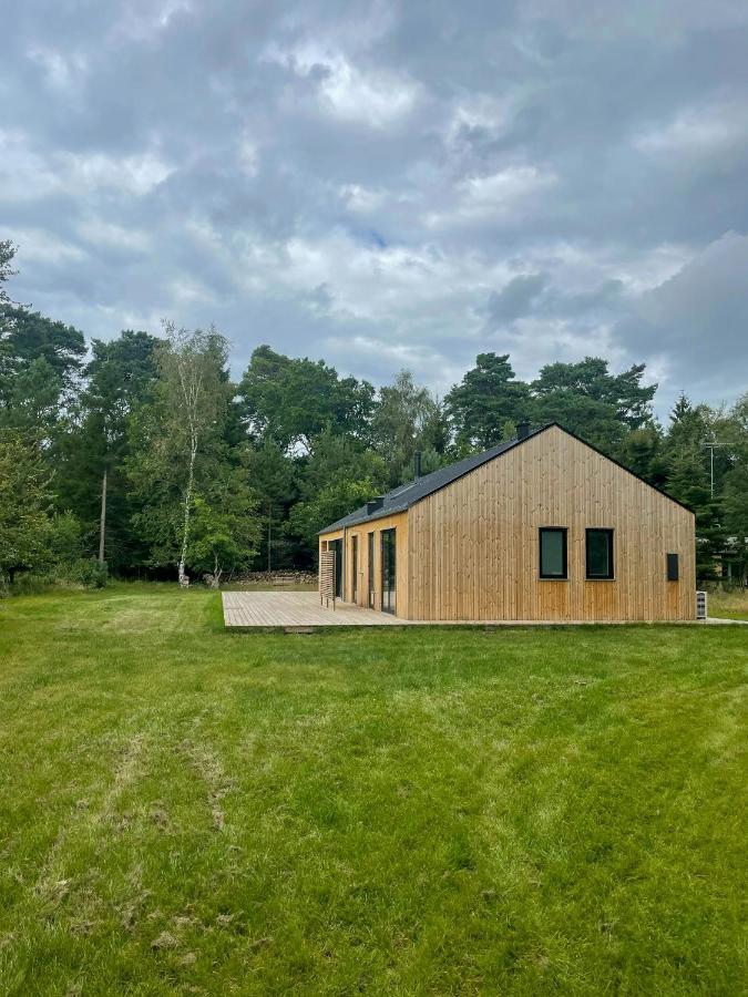 Modern And Idyllic Holiday Home With Forest Views - B&B Frederiksværk