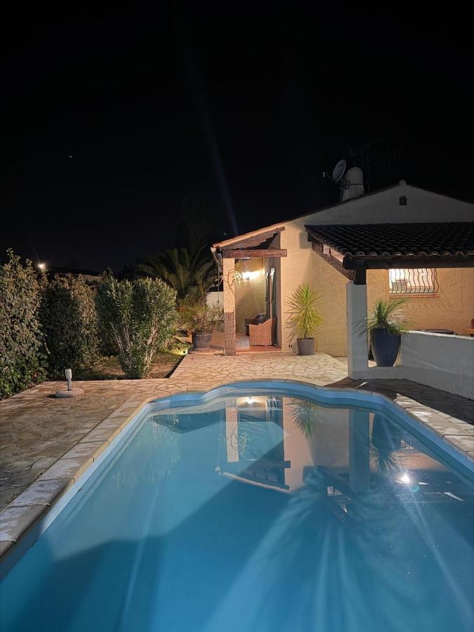 Maison familiale 8 personnes piscine privée- Les Mûriers - B&B Le Muy