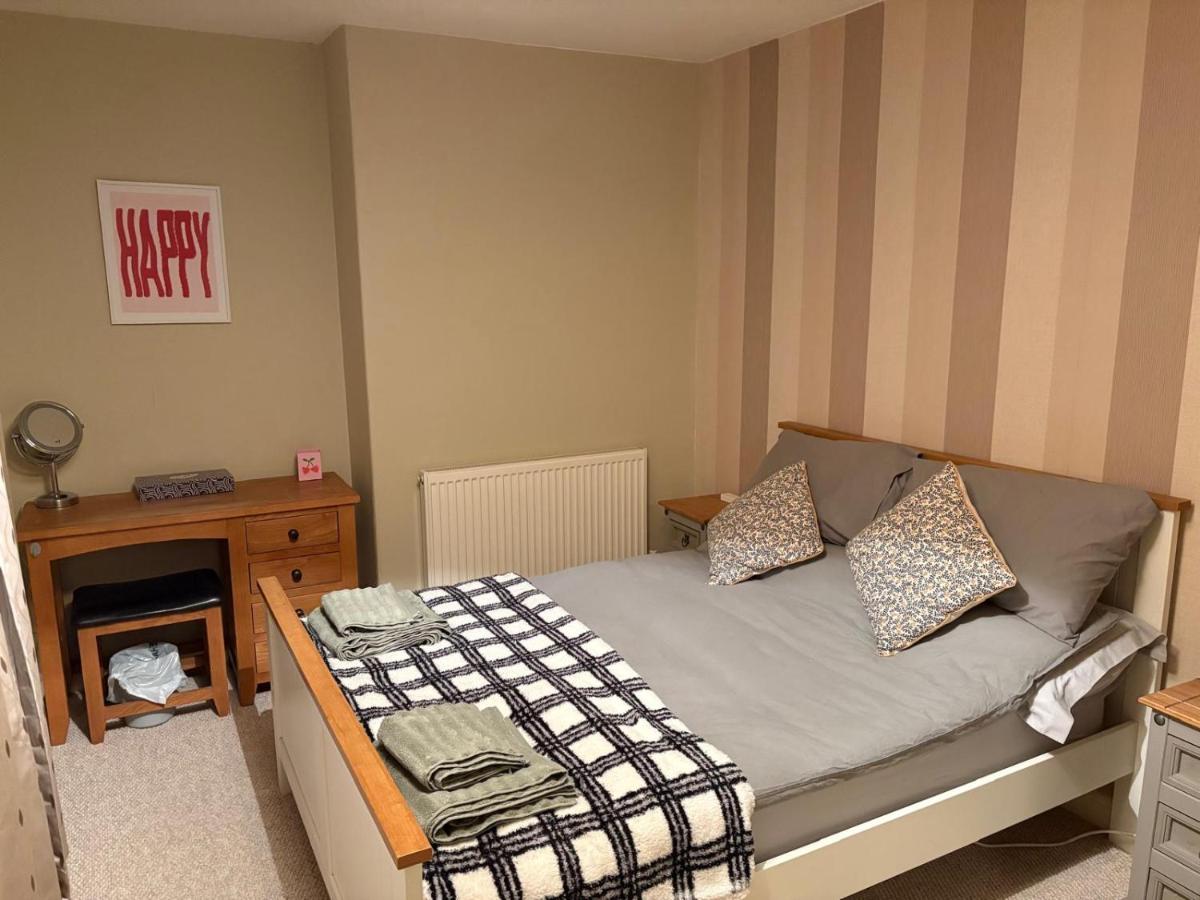 13 Chute Street free parking for one vehicle - B&B Exeter