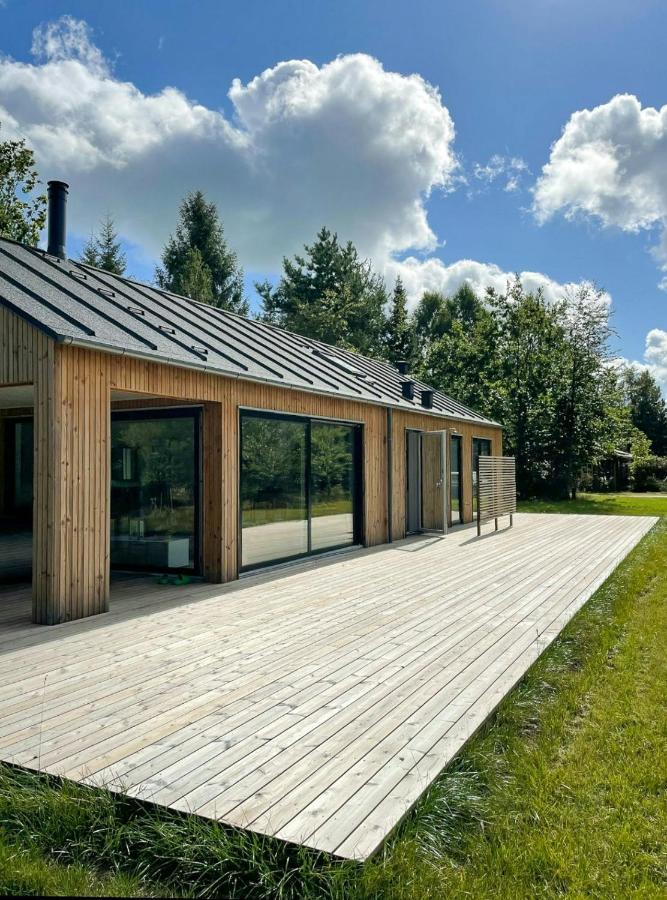 Modern And Idyllic Holiday Home With Forest Views - B&B Frederiksværk