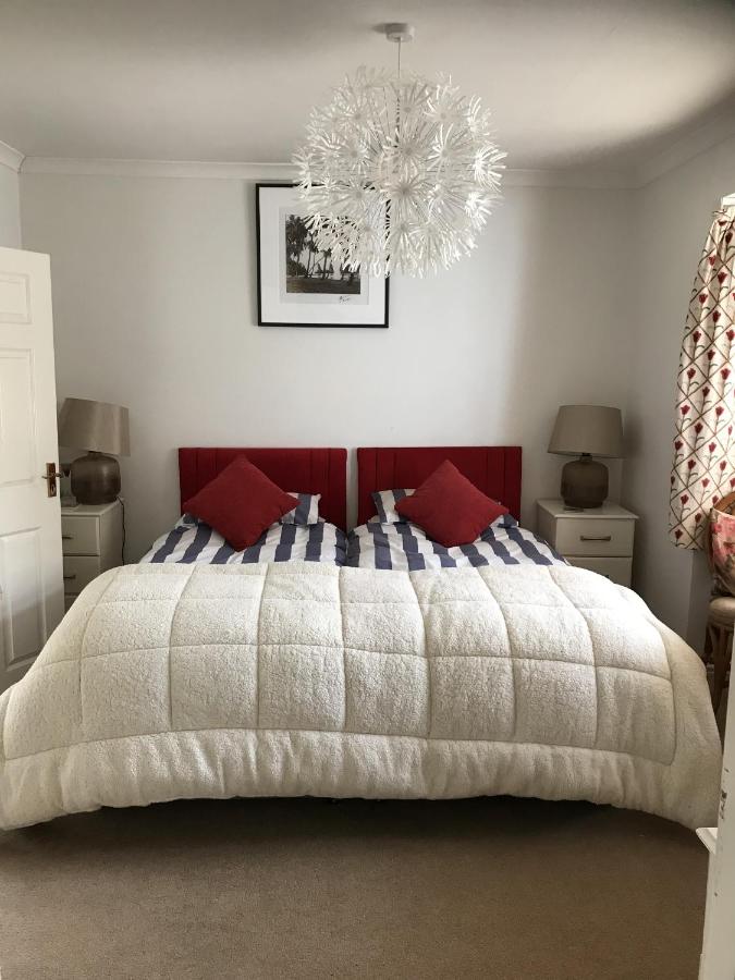 Camera Doppia con Letti Singoli con Doccia