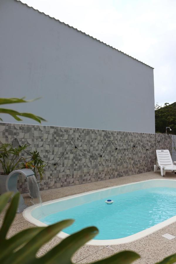 Casa de 2 dormitórios com piscina e quintal - Ferienwohnung Florianópolis