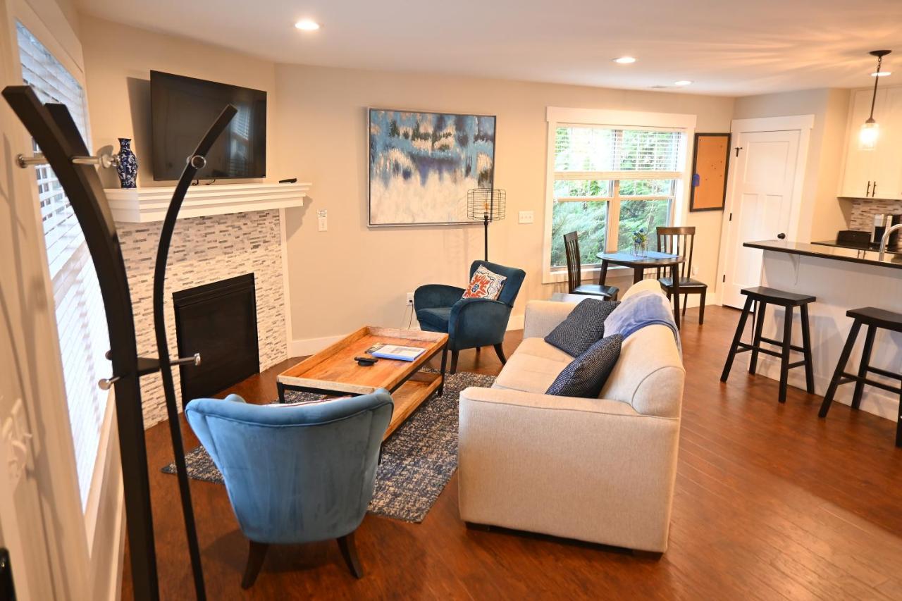 Black Mntn Modern Lux 2BR/2B w F place, Asheville - B&B Swannanoa