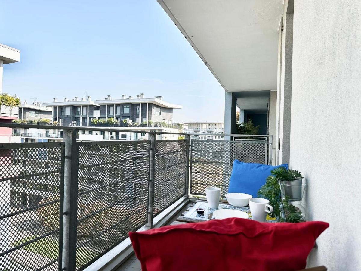 Peaceful Oasis with Balcony and Parking, Milan - Chambres d’hôtes Milan