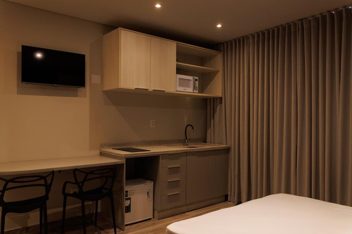 Lou Suites 33 - Studio Amplo - - B&B Guarapuava