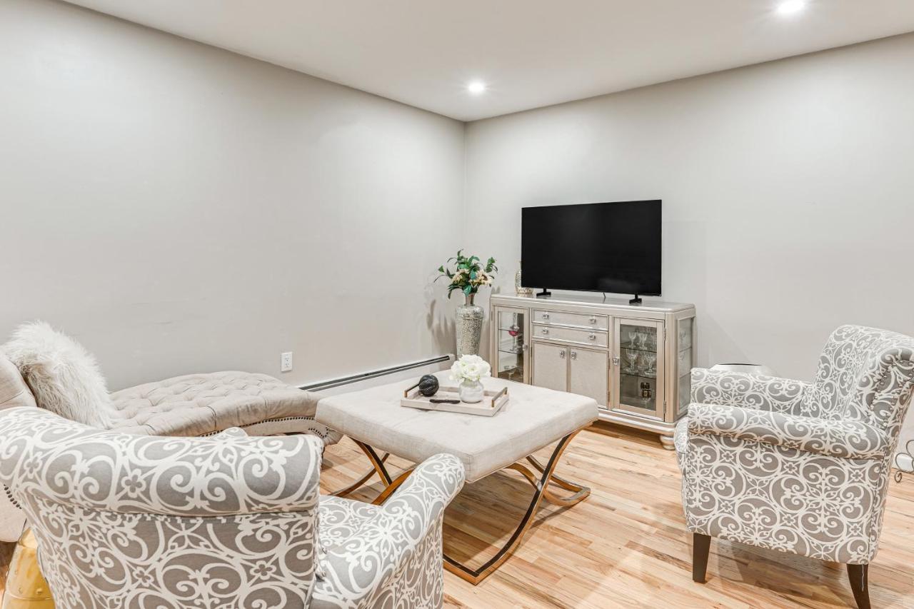 Shop, Hike, Golf & Swim: Inviting Deer Park Escape - B&B Deer Park