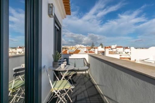 Charming 3 level house in Lagos center great balcony views and near beach - Bed and Breakfast Lagos