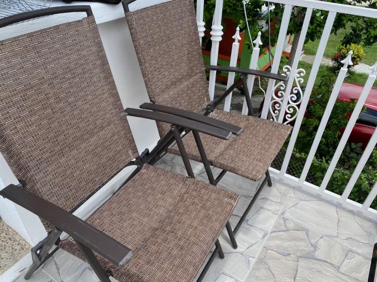 Paradis Des Palmiers 4 Gorgeous 2-bedroom flat - Chambres d'hôtes Saint John's