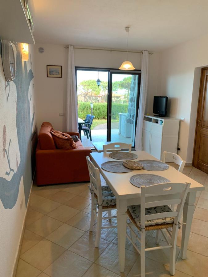 Výhled na moře, zahrádka a bazén - B&B Valledoria