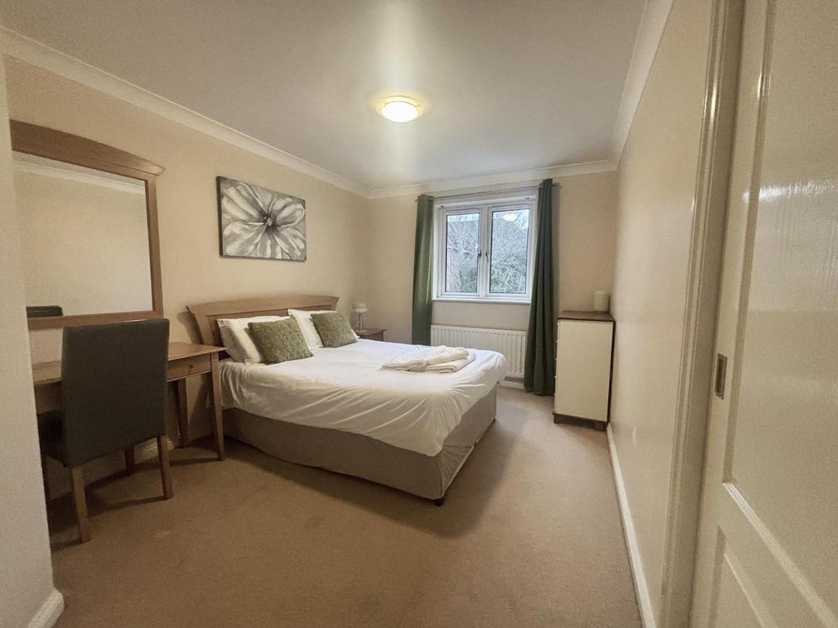 Comfortable 2 Bedroom Apartment in Bracknell - B&B Bracknell