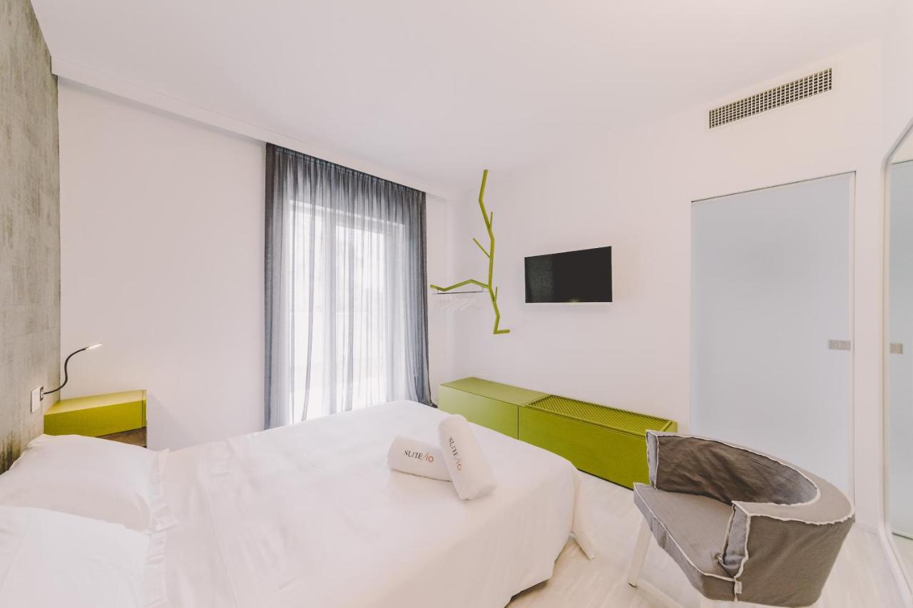 One-Bedroom Suite with Patio