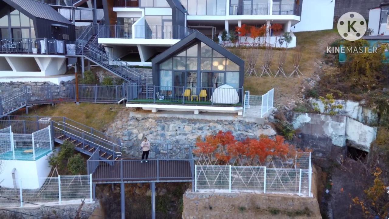 Under the Clouds - B&B Busan