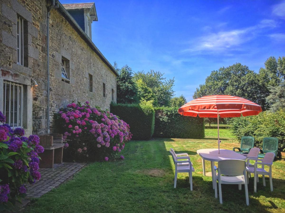 Holiday Home Château de Boucéel Mont Saint Michel - B&B Vergoncey