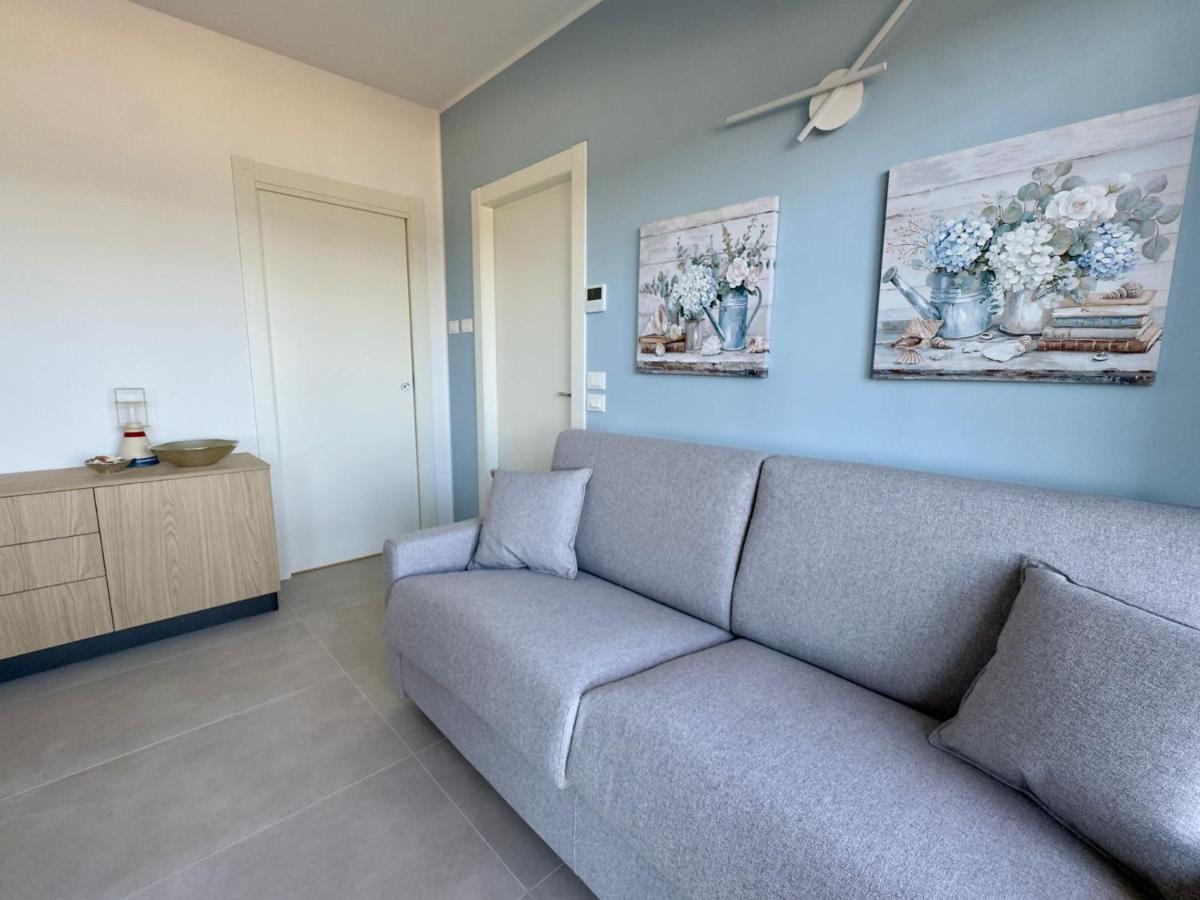 Apartamento de 2 dormitorios con terraza y vistas al mar